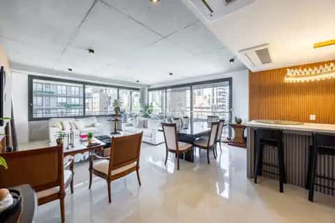 Apartamento · 3 dormitórios em Petrópolis — miniatura 1