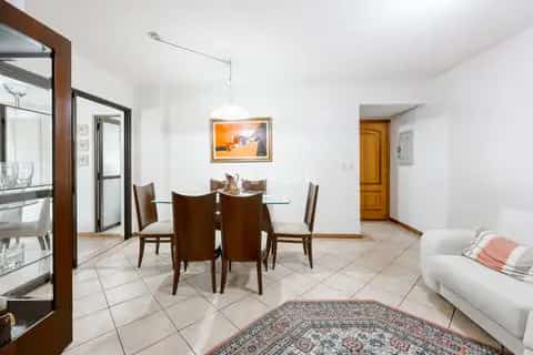 Apartamento · 3 dormitórios em Petrópolis — miniatura 3