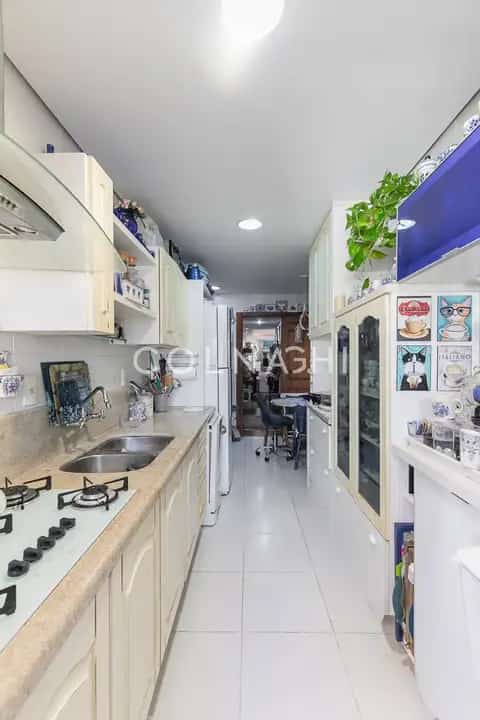 Apartamento · 3 dormitórios em Petrópolis — miniatura 11