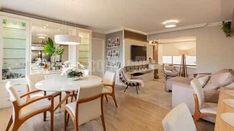 Apartamento · 3 dormitórios em Petrópolis — miniatura 1