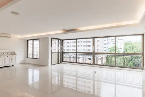 Apartamento em Moinhos de Vento