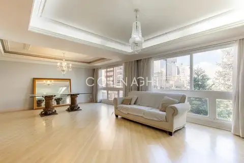 Apartamento em Mont Serrat