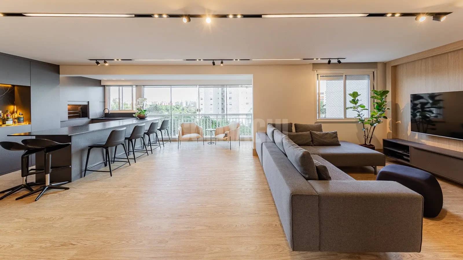 Apartamento · 3 dormitórios no Jardim Europa — Foto 1