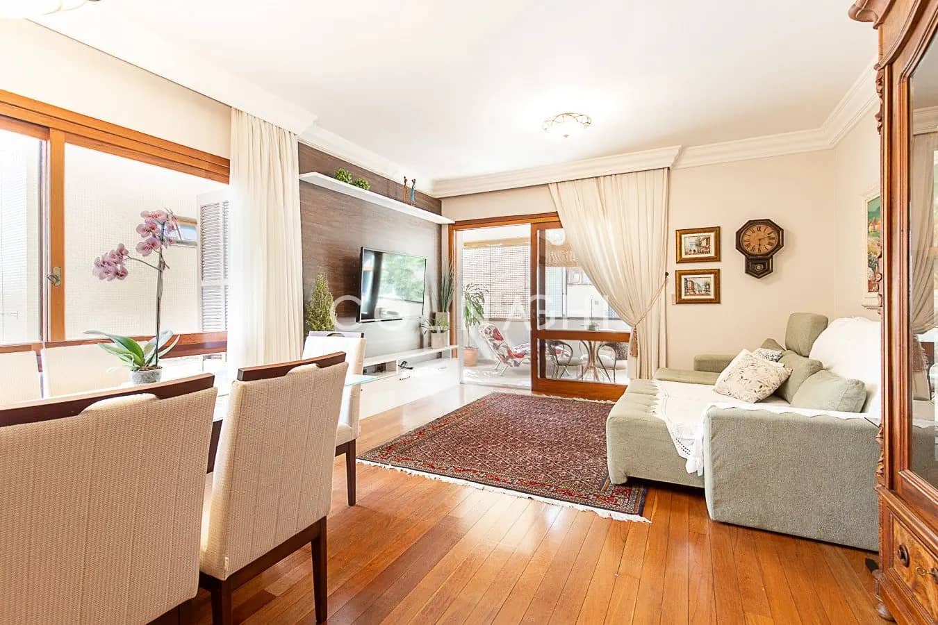 Apartamento · 3 dormitórios em Petrópolis — Foto 1