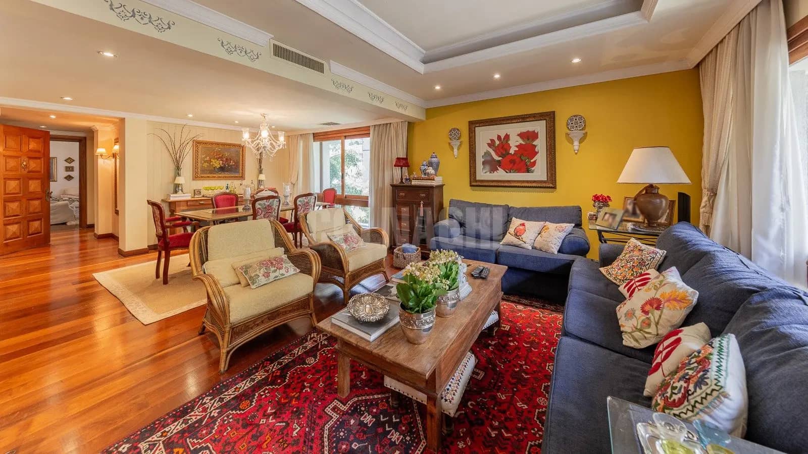 Apartamento · 3 dormitórios em Petrópolis — Foto 1