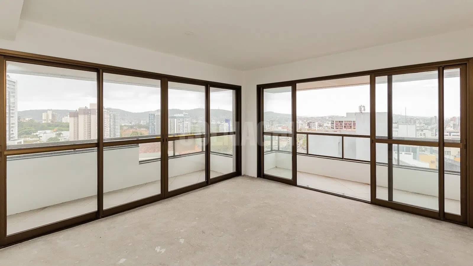 Apartamento · 3 dormitórios em Petrópolis — Foto 1