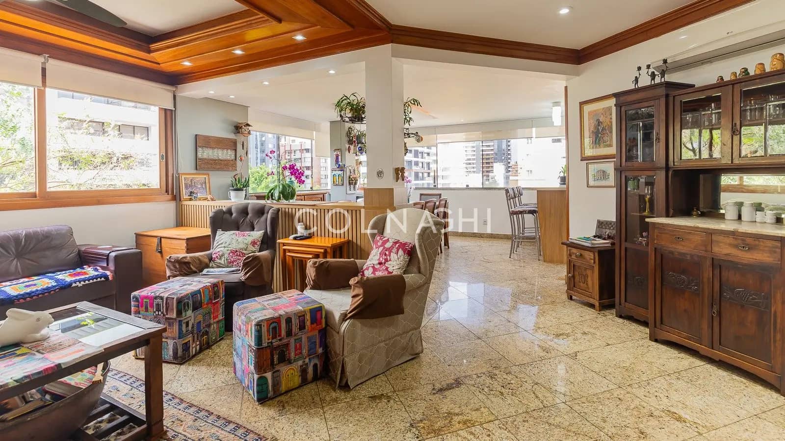 Apartamento · 3 dormitórios em Petrópolis — Foto 1