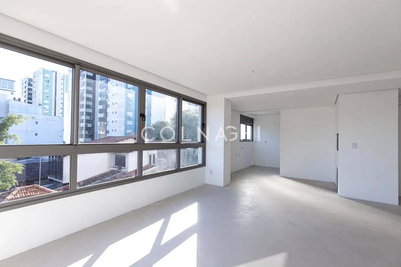 Apartamento · 3 dormitórios no Passo da Areia — Foto 1