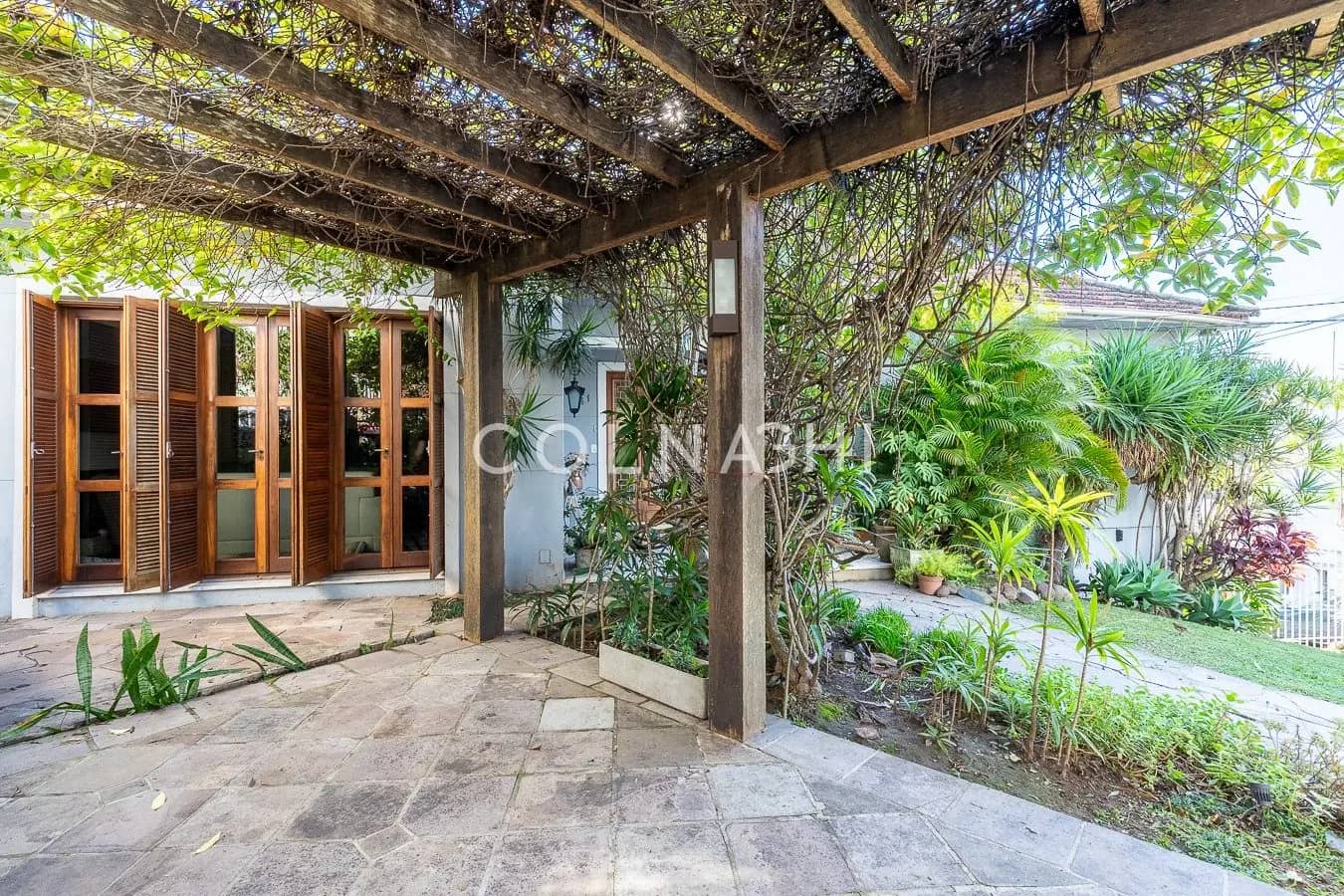 Casa · 5 dormitórios em Higienópolis — Foto 1