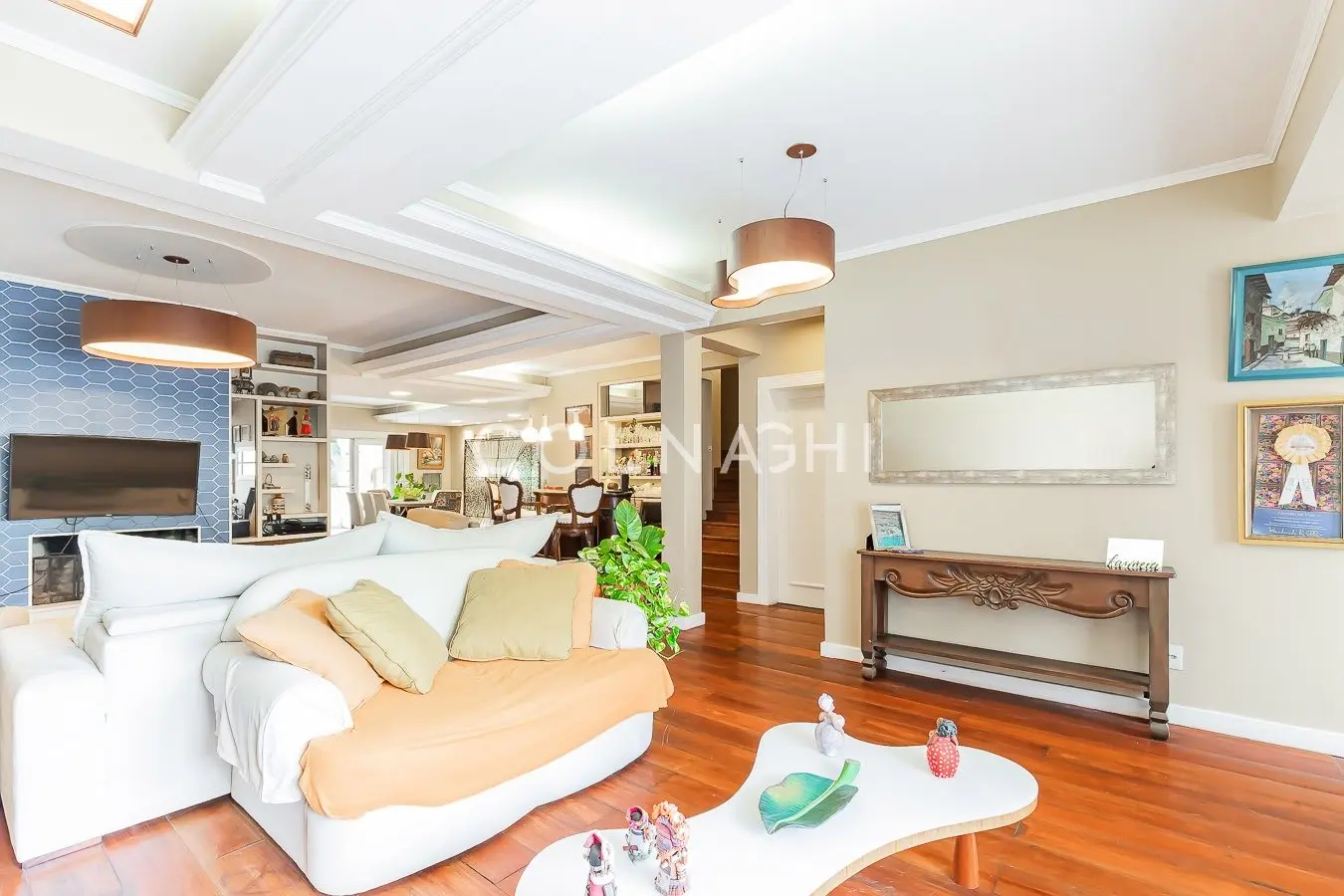 Casa · 4 dormitórios no Chácara das Pedras — Foto 1
