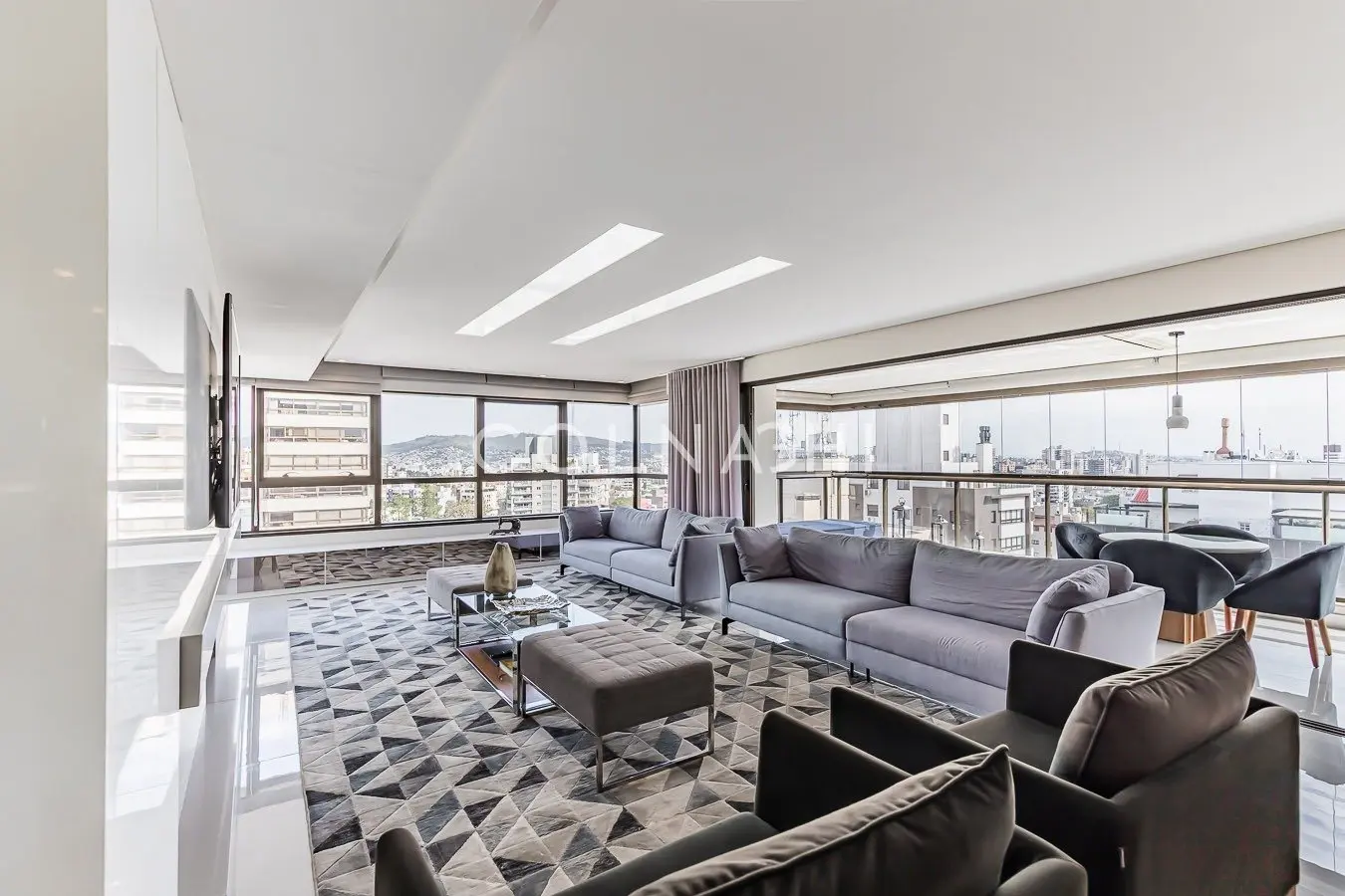 Apartamento · 3 dormitórios em Petrópolis — Foto 1