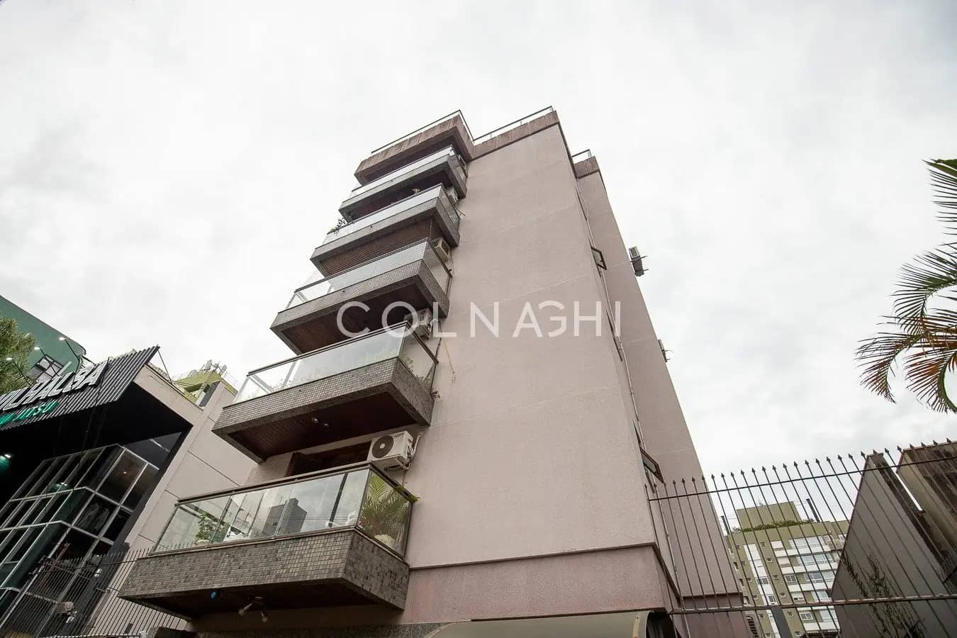 Apartamento · 4 dormitórios no Menino Deus — Foto 1
