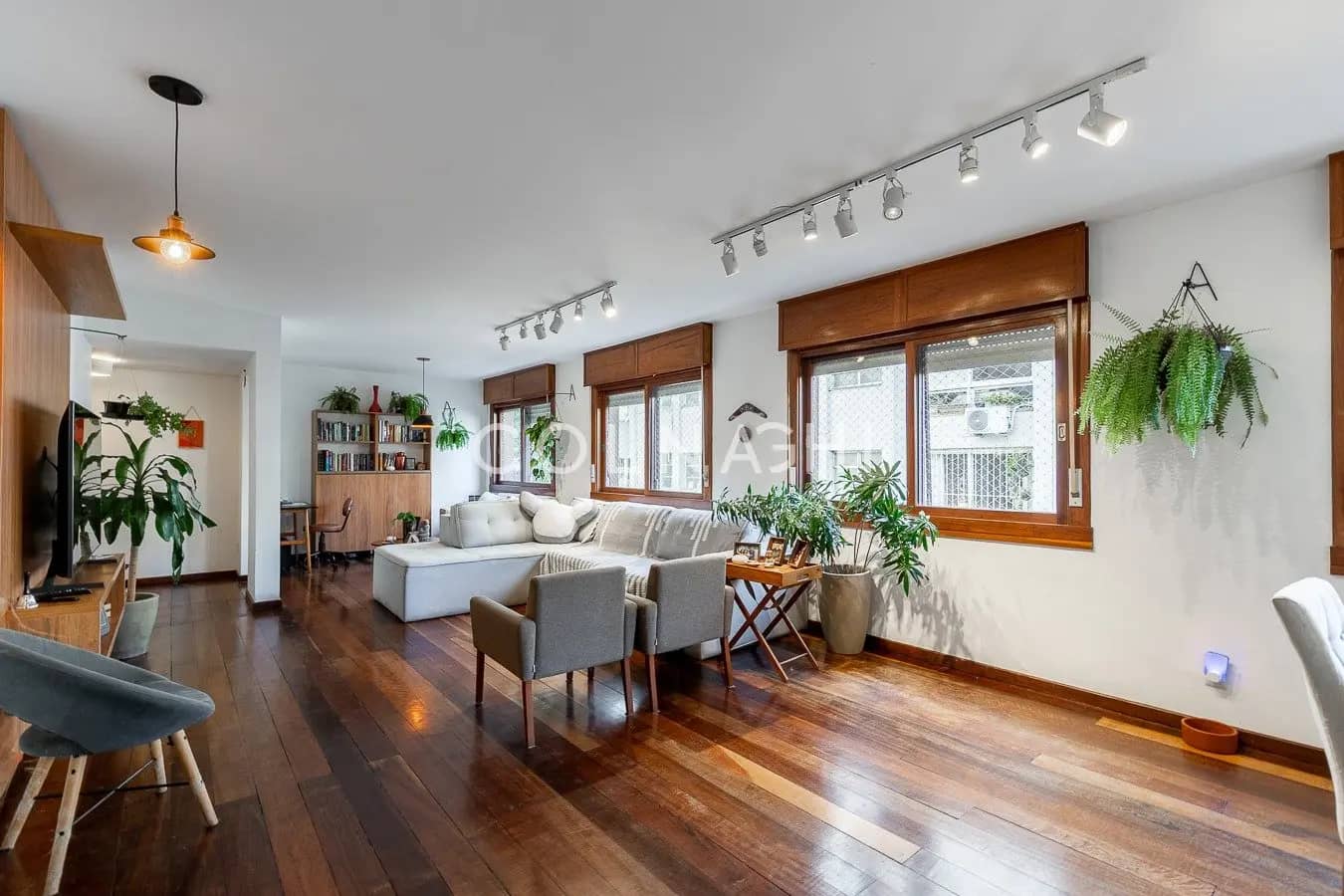 Apartamento · 3 dormitórios em Petrópolis — Foto 1