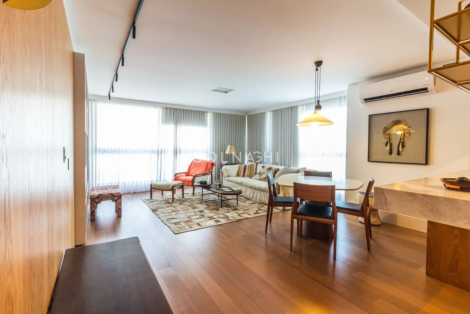 Apartamento · 3 dormitórios no Mont Serrat — Foto 1