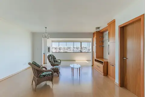 Apartamento no Menino Deus