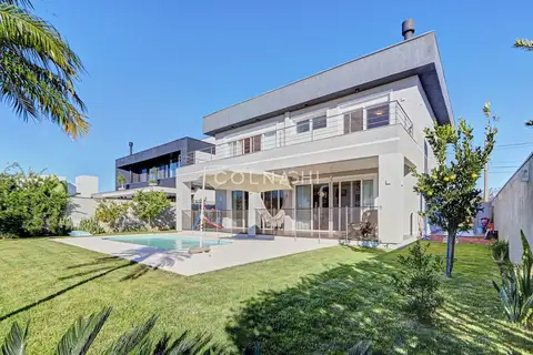 Casa em Condomínio no Sans Souci