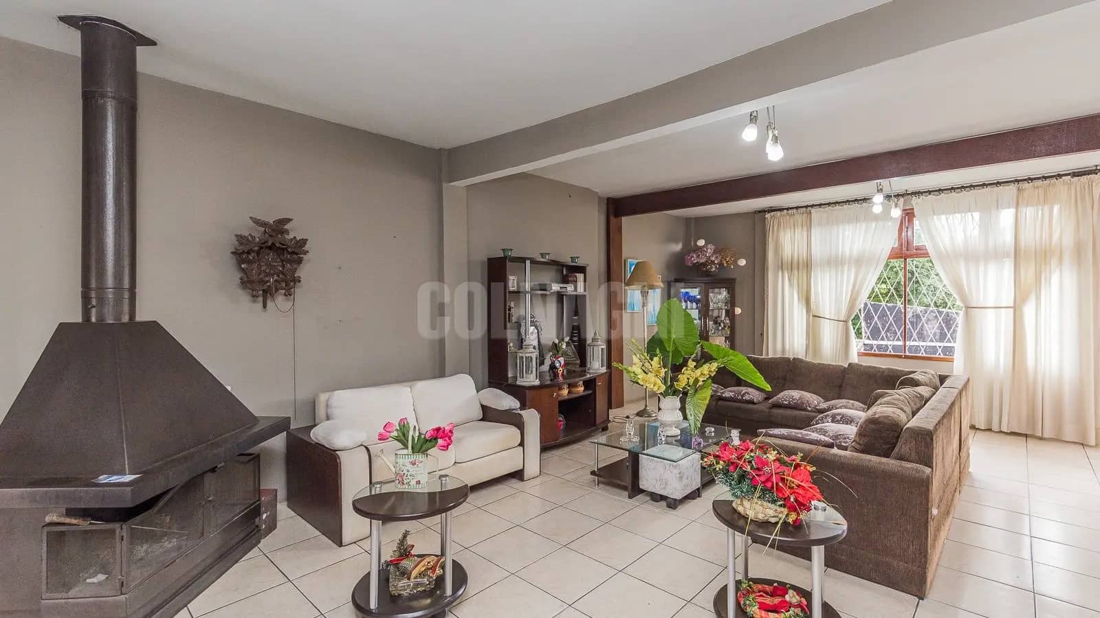 Casa · 5 dormitórios no Chácara das Pedras — Foto 1