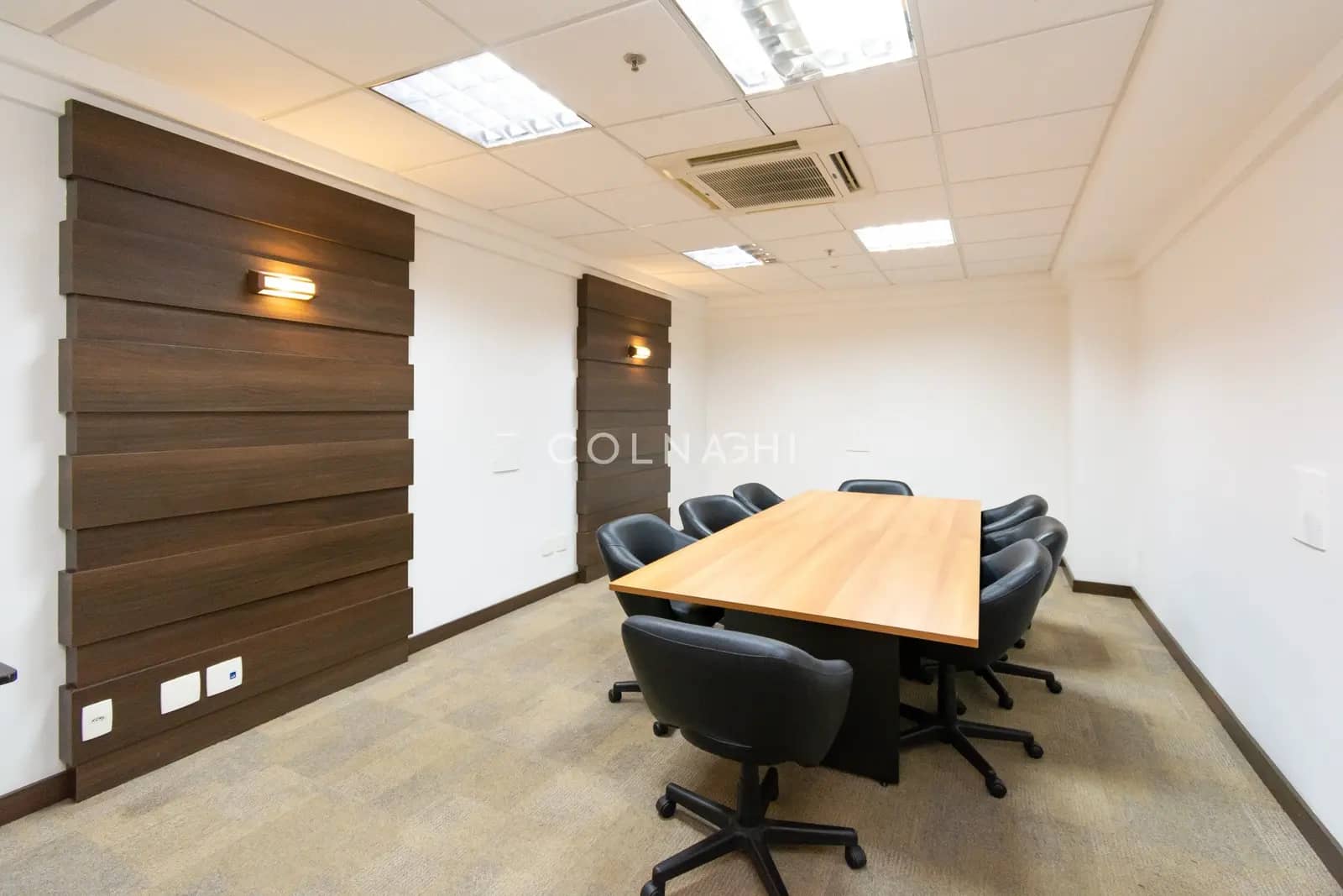 Conjunto Comercial no Três Figueiras — Foto 1