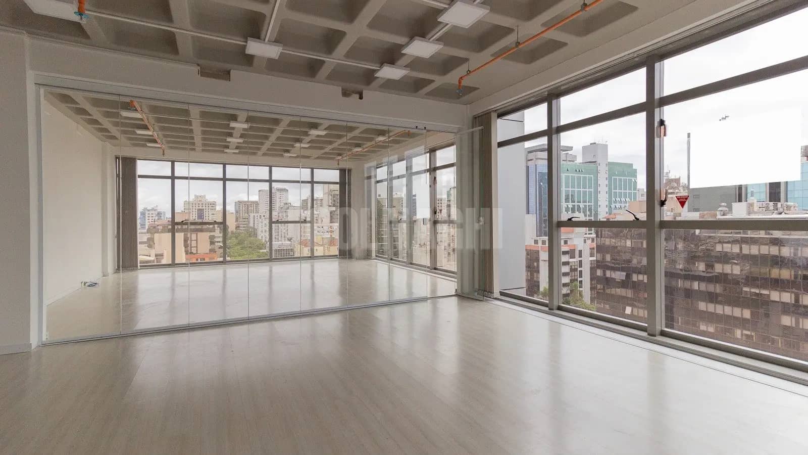 Conjunto Comercial no Moinhos de Vento — Foto 1