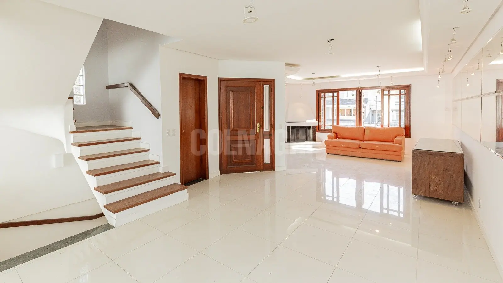 Casa · 3 dormitórios no Chácara das Pedras — Foto 1