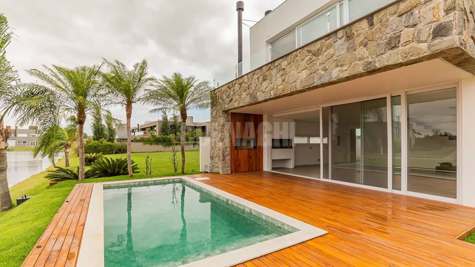 Casa em Condomínio · 4 dormitórios no Sans Souci — Foto 1