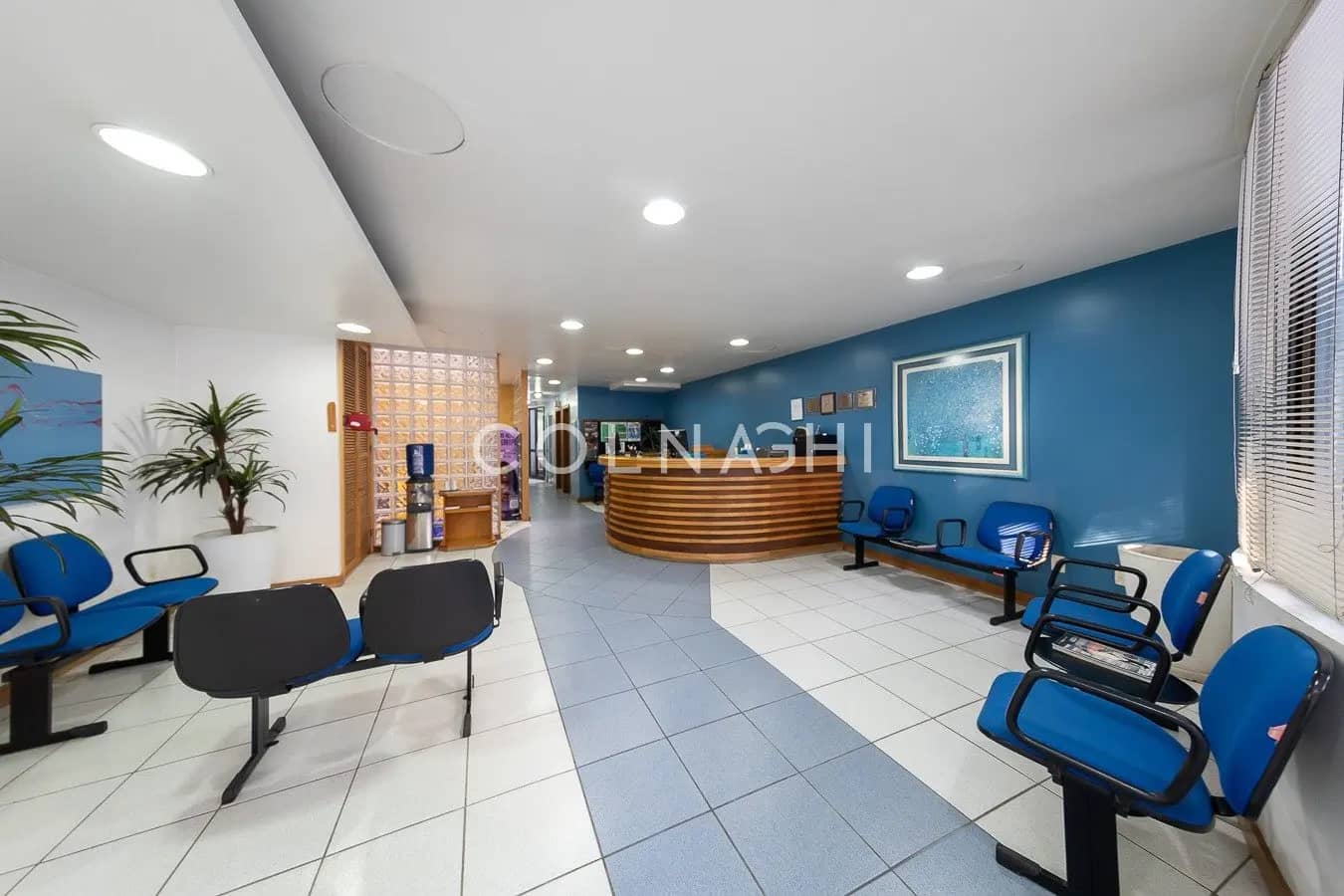 Prédio Comercial · 6 dormitórios na Auxiliadora — Foto 1