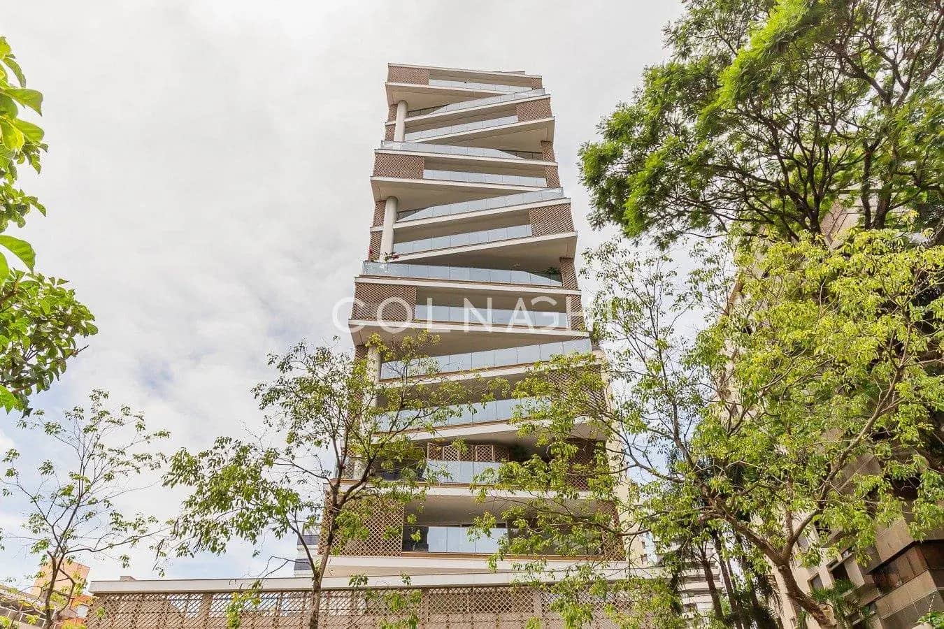 Apartamento · 3 dormitórios em Petrópolis — Foto 1