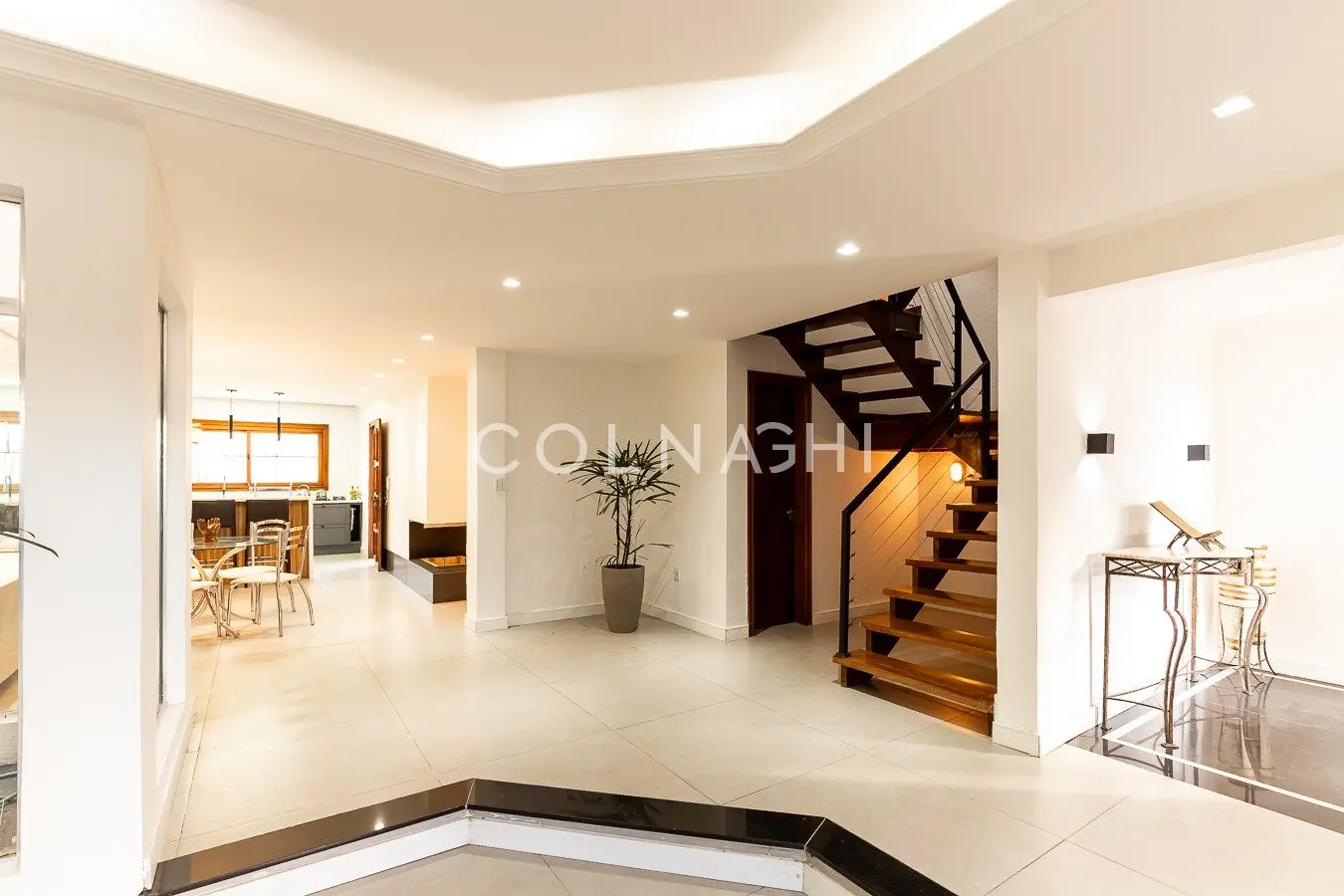 Casa · 4 dormitórios no Chácara das Pedras — Foto 1
