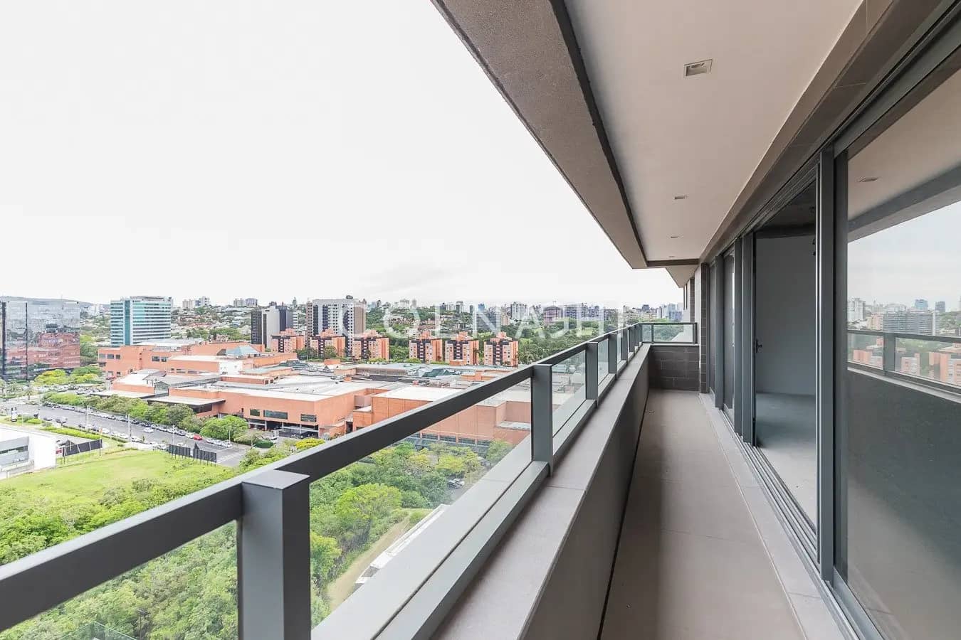 Apartamento · 3 dormitórios no Jardim Europa — Foto 1