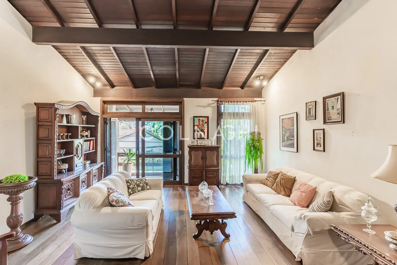 Casa · 4 dormitórios no Chácara das Pedras — Foto 1