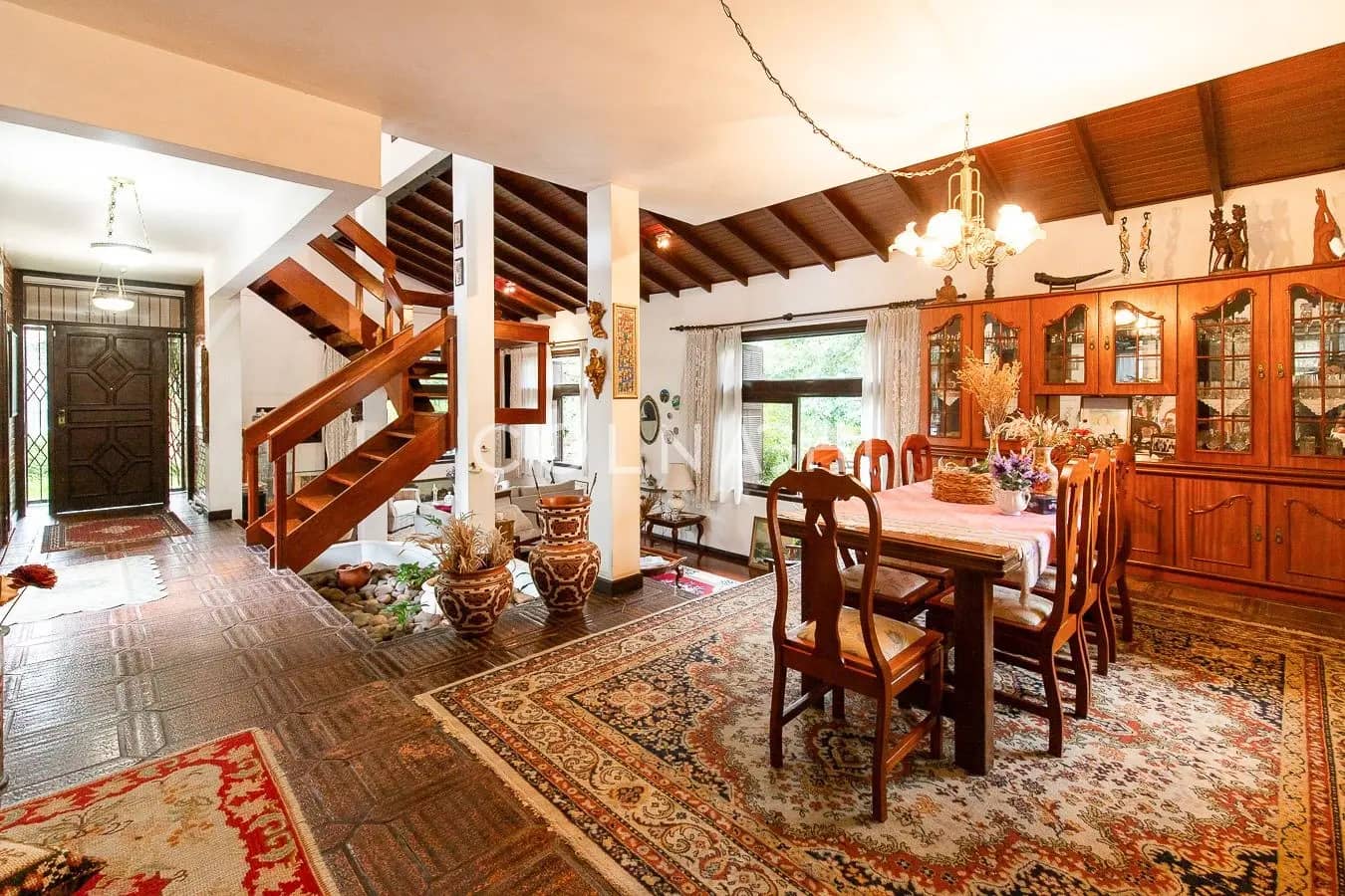 Casa · 4 dormitórios no Chácara das Pedras — Foto 1