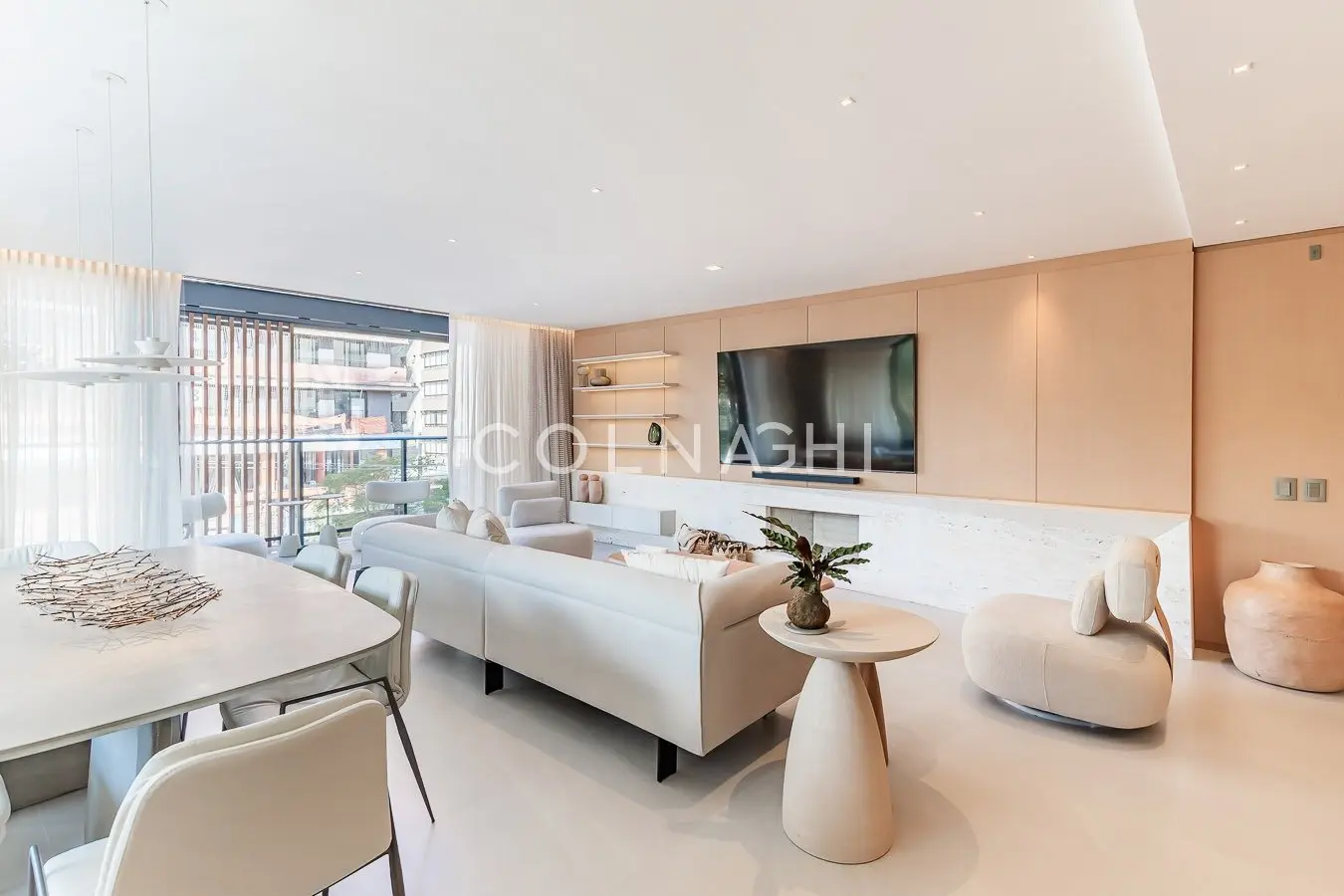 Apartamento · 2 dormitórios em Petrópolis — Foto 1