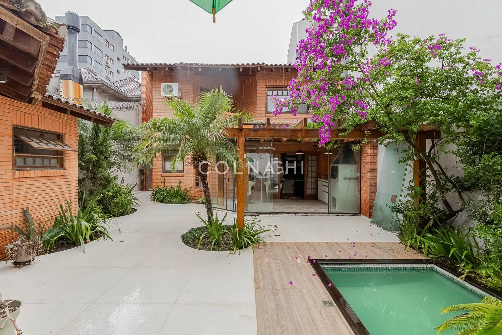Casa · 3 dormitórios no Passo da Areia — Foto 1
