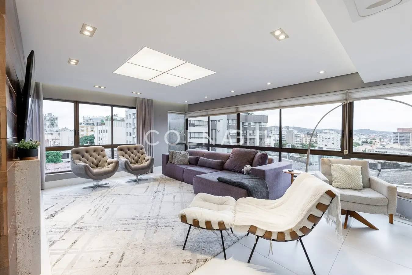Apartamento · 3 dormitórios em Petrópolis — Foto 1