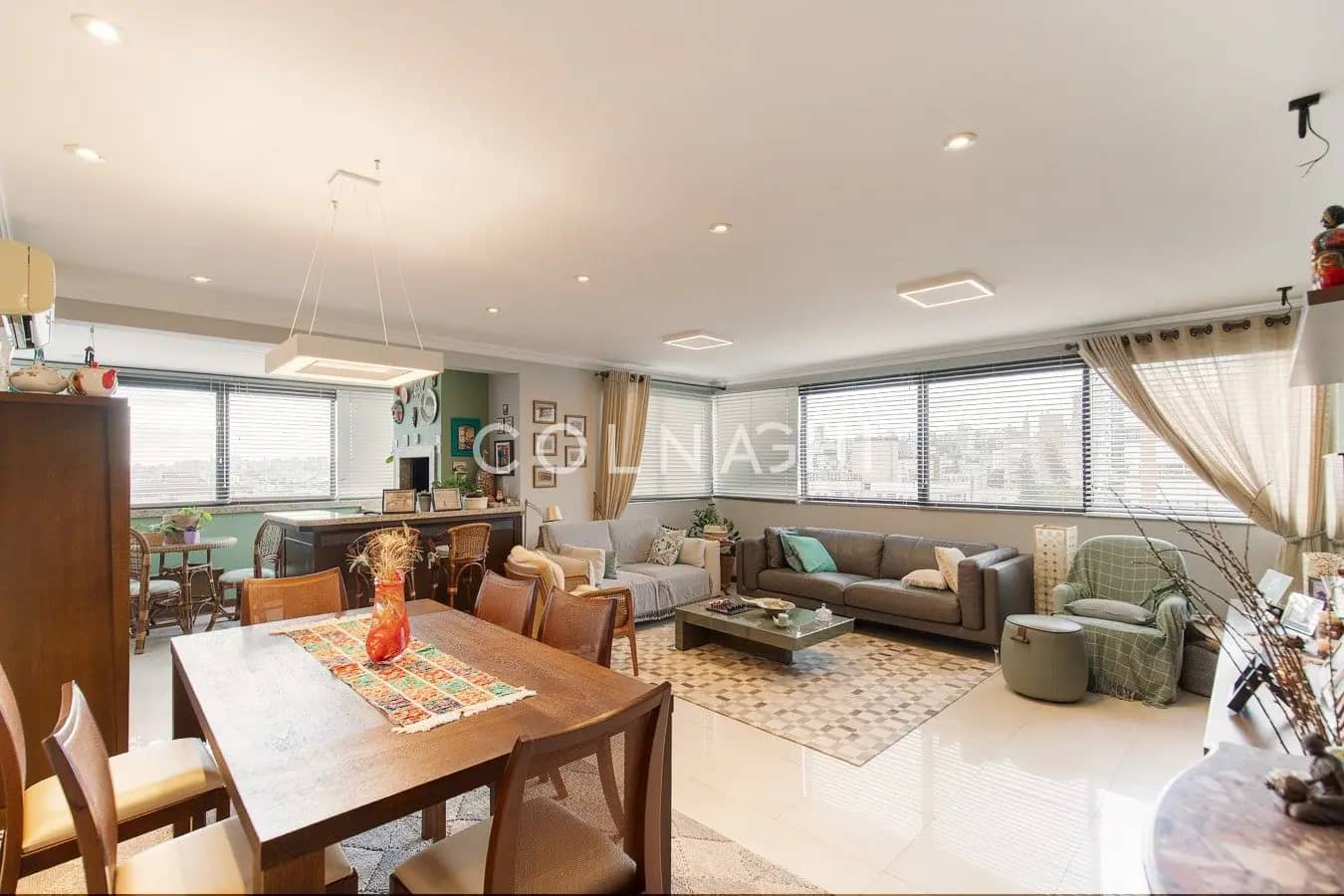 Apartamento · 3 dormitórios em Petrópolis — Foto 1