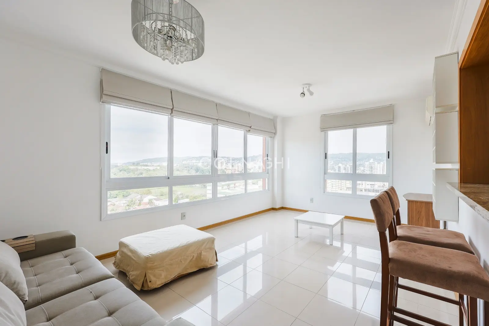 Apartamento · 2 dormitórios em Petrópolis — Foto 1